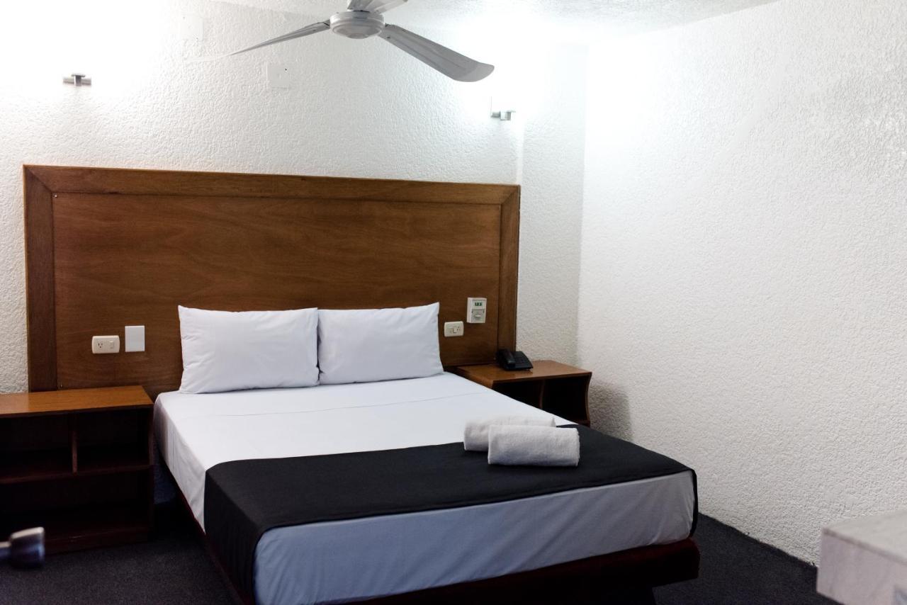Hotel Central Irapuato - Hotel En Irapuato Kültér fotó